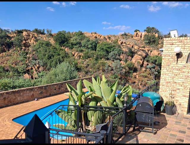 3 BEDROOM HOUSE FOR SALE IN OAKDENE